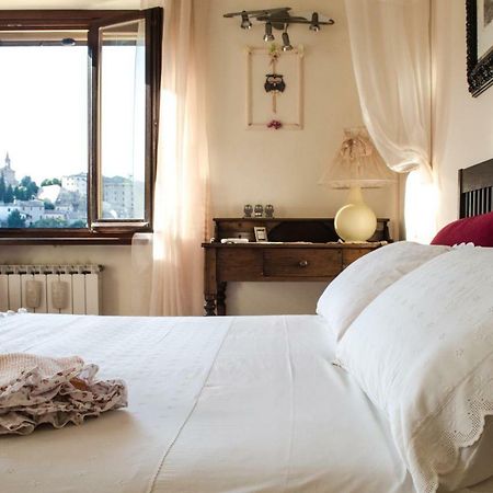 Tre Civette Sul Como Bed & Breakfast Cartoceto Exterior photo