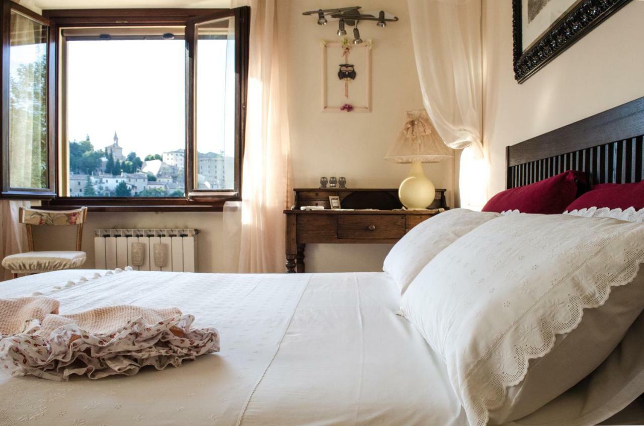 Tre Civette Sul Como Bed & Breakfast Cartoceto Exterior photo